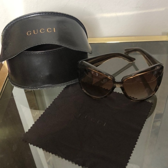 Gucci Accessories - Gucci brown sparkle sun glasses​